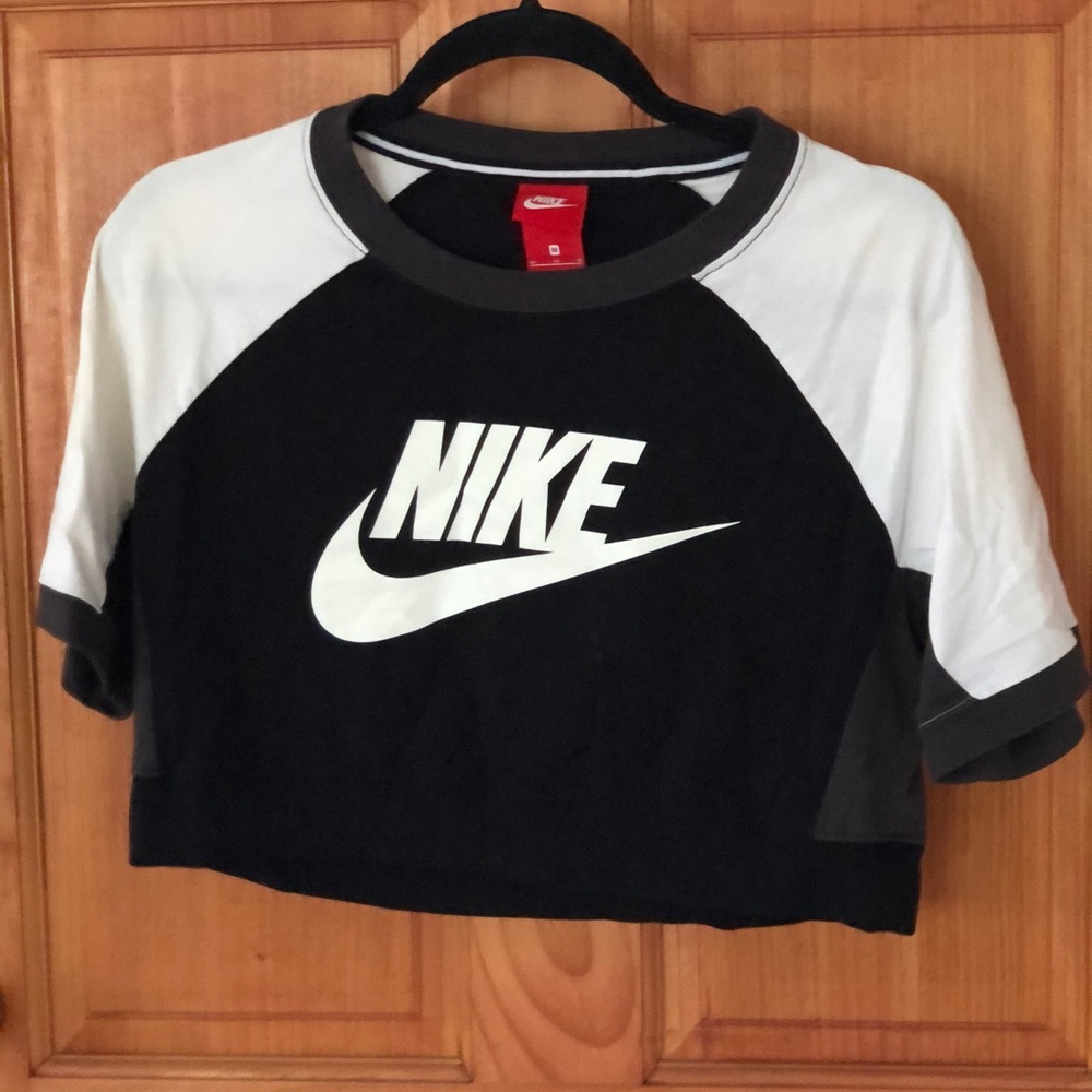 Nike Crop Top